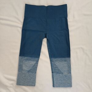 Lululemon, Seameslessy Street Crop Yoga Leggings Blue ombre, Womens Size 6